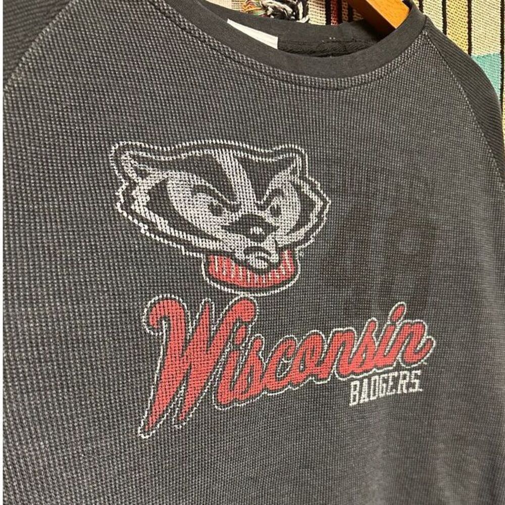 Y2K Wisconsin Badgers College Thermal Long Sleeve - Picture 3 of 4